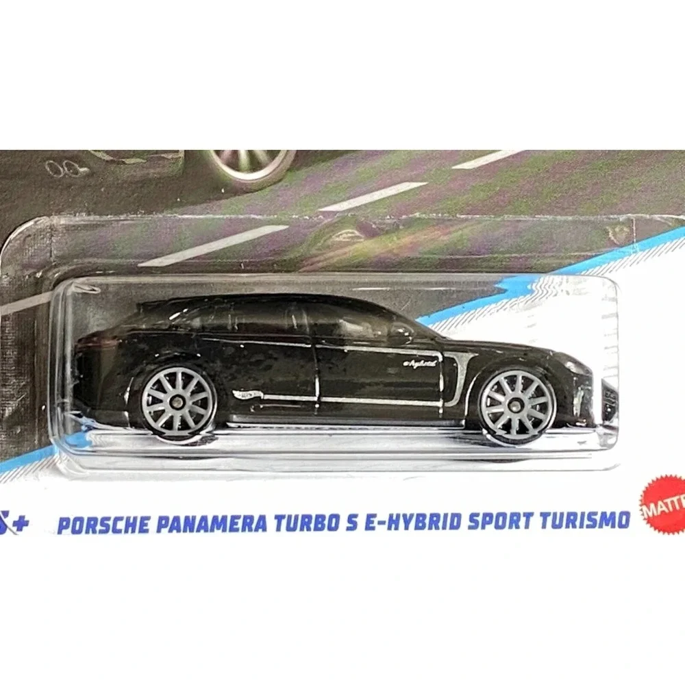 Hot Wheels Porsche Panamera Turbo S E-Hybrid Sport Turismo‎ HW Luxury Sedans 1/5